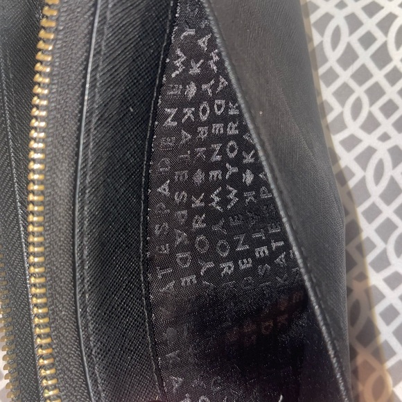 Kate Spade NY Wristlet Black Saffiano Leather 3 Pockets 6 Cards + Check Book GUC - Picture 3 of 10